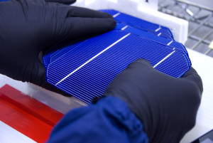 Solar_World_wafer_(3347743800)